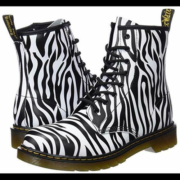 Dr. Martens Girls Delaney Y ZBR Youth Lace Boot